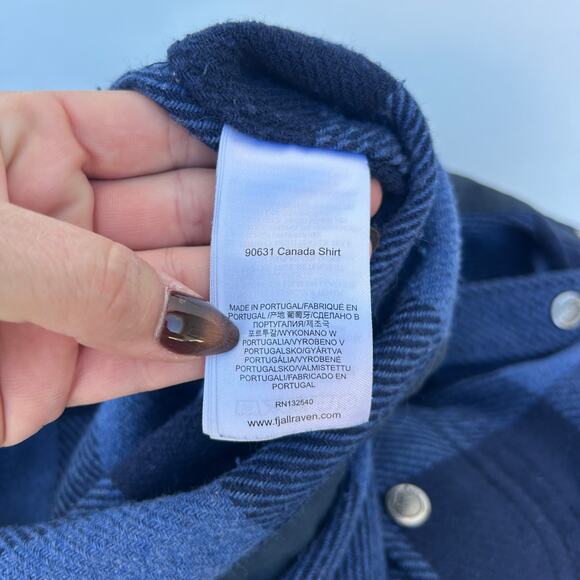 Fjallraven Men’s Canada Shirt Blue Black Plaid Flannel Button Down Shirt Large - Picture 11 of 11